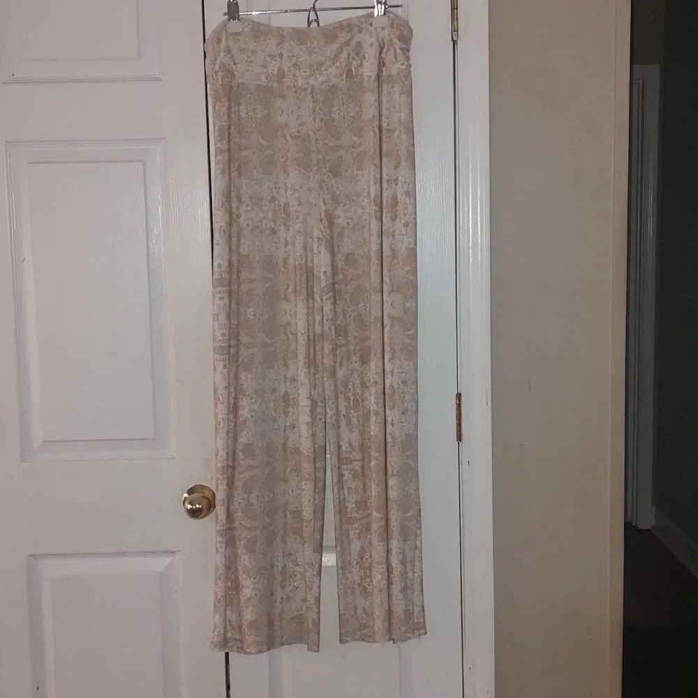 Cato Woman white tan light peach pull on wide hem dress casual comfy pant